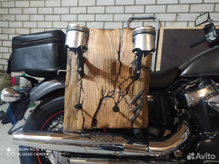 Вешалка для мотошлема