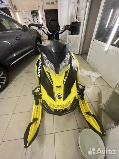 Снегоход BRP Summit X 800 E-tec 154