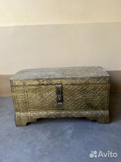 Сундук таринный антиквагый