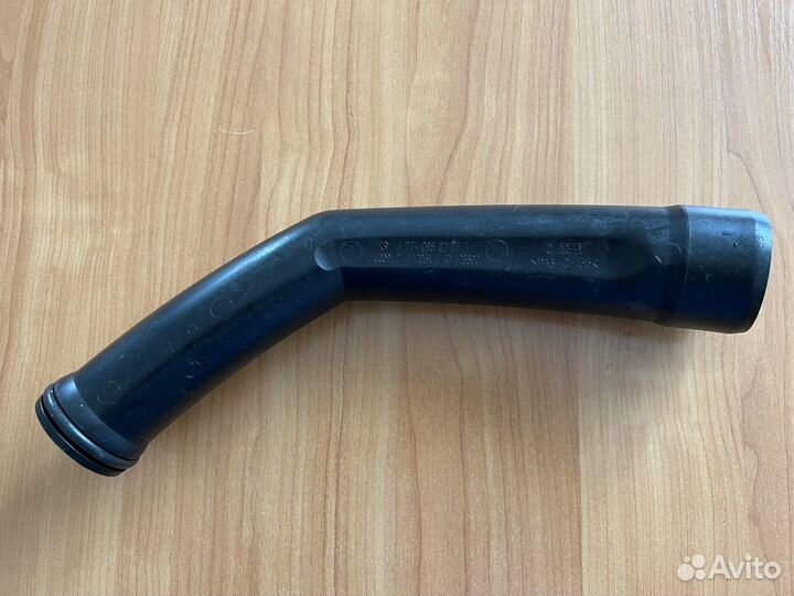 Патрубок интеркулера A2740980207 мерседес