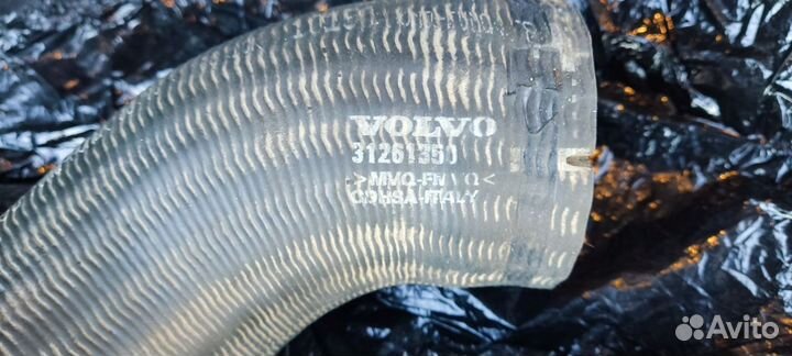 Патрубок интеркулера Volvo 31261350