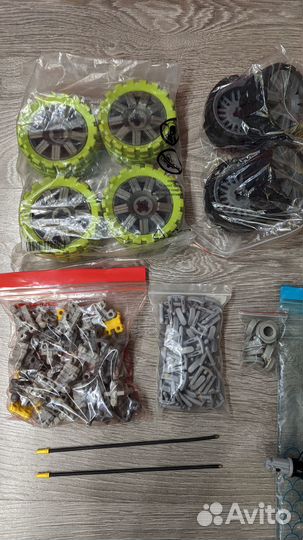 Lego Technic Racers детали от 8369 и 8675