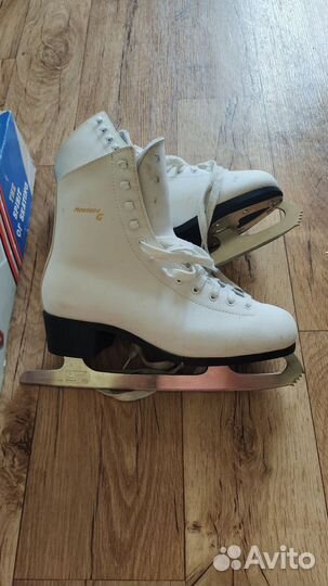 Коньки фигурные 42