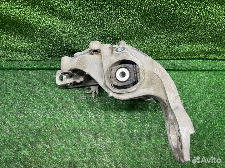 Кулак поворотный, задний левый Porsche Macan