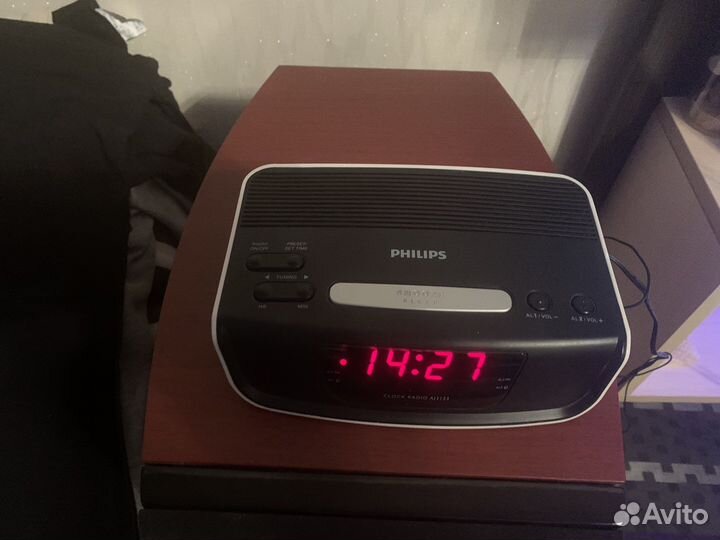 Часы с радио