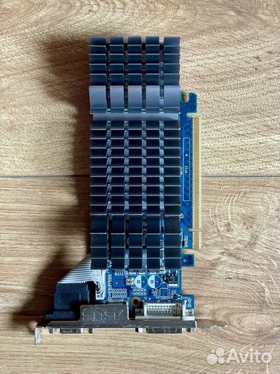 Видеокарта GeForce GT 520