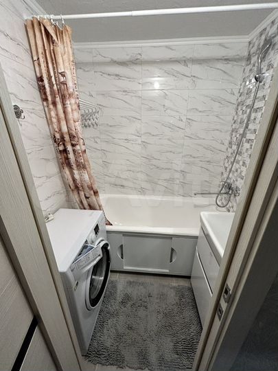 2-к. квартира, 49 м², 3/9 эт.