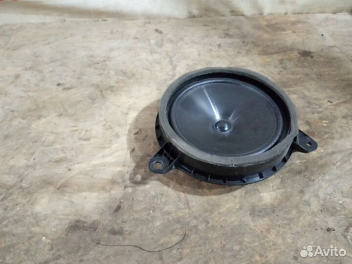 Динамик задний левый Toyota Rav4 50 2019