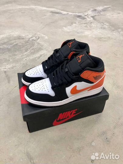 Кроссовки Nike Jordan 1 Mid Shattered Backboard