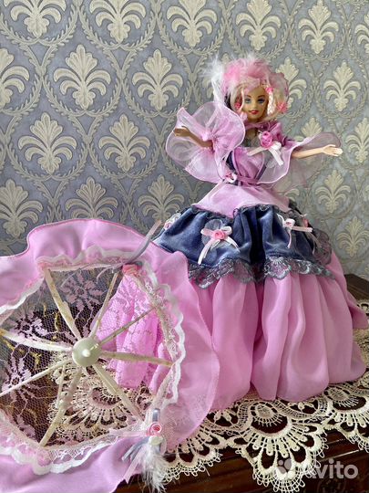 Кукла с зонтиком