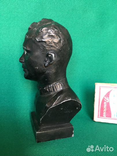 Бюст. Космонавт Попович П. Р. Силумин СССР