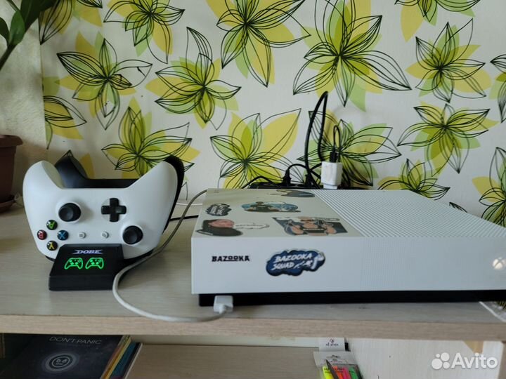 Xbox one S 1tb с играми