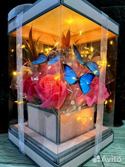 Волшебная композиция из мыльных роз