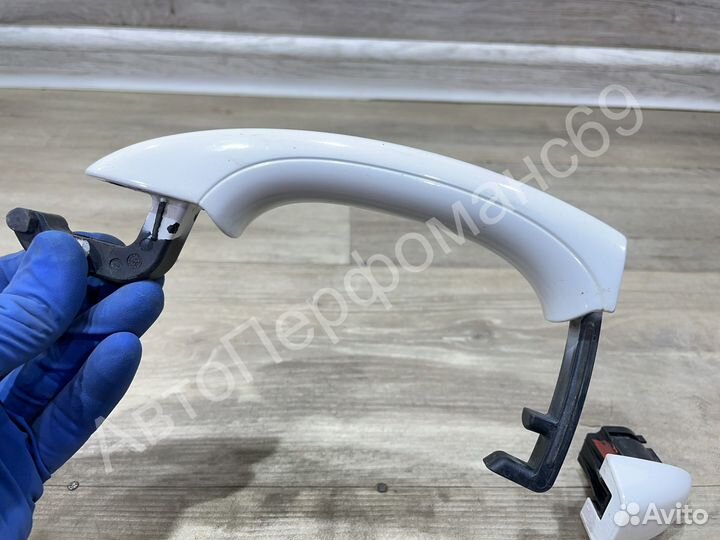 Ручка двери внешняя Audi Q7 (2005-2015)