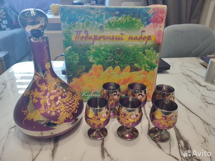 Графин с рюмками