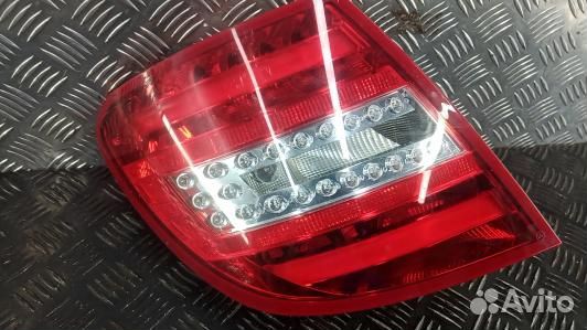 Фонарь задний левый mercedes benz C-class W204 (ZN