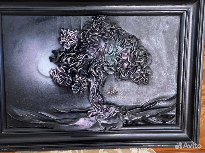 Картина кожаная