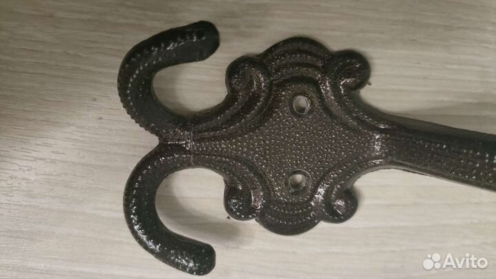 Крючки в прихожую