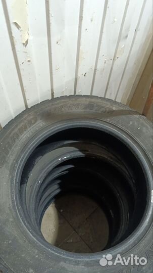 Dunlop Grandtrek AT3 215/65 R16