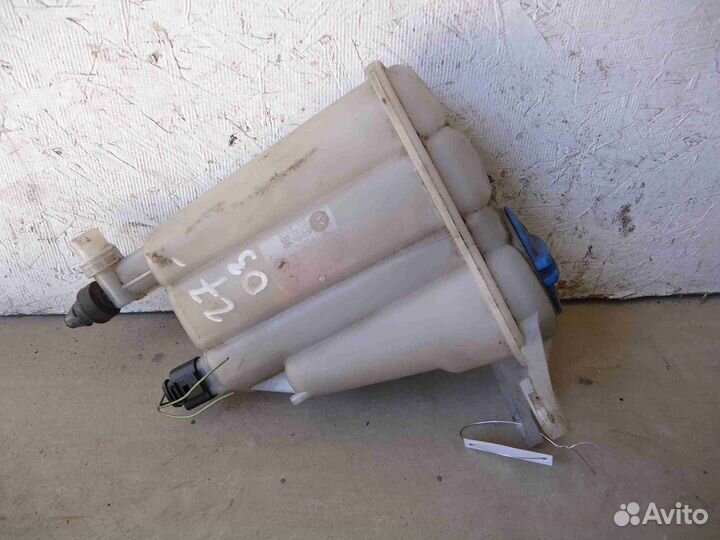 Бачок расширительный Audi Q5 8R 8K0121405N