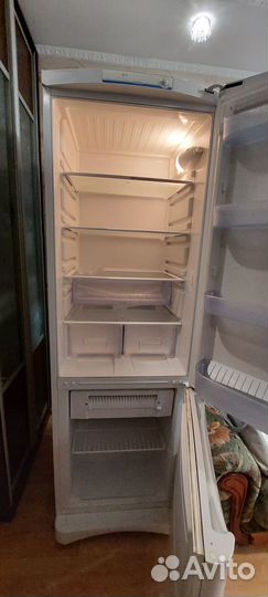 Холодильник бу indesit