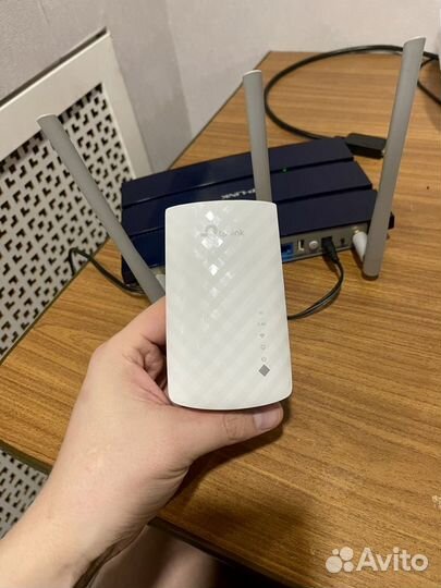 Усилитель сигнала WiFi AC750 с поддержкой Mesh