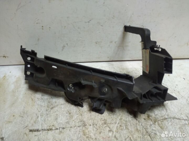 Кронштейн фары Audi Q5 2008–2017