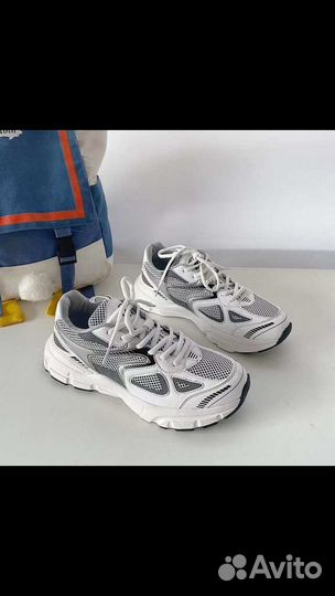 Кроссовки новые
