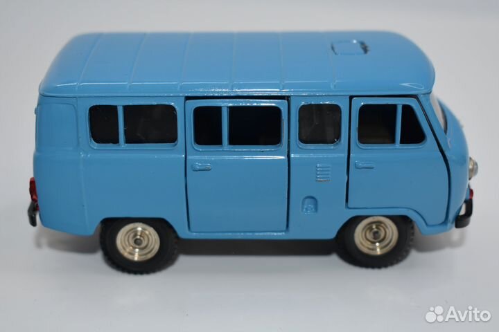 УАЗ 469 А41 буханка Модель 1:43 СССР