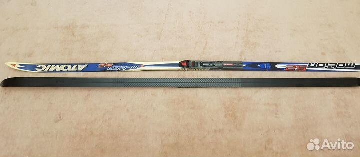 Лыжи Atomic, ботинки Salomon, палки Fischer, чехол