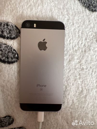 iPhone SE, 32 ГБ