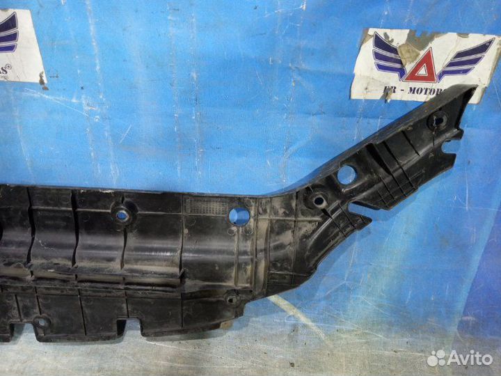 Дефлектор радиатора Toyota Rav4 -40 XA 40 2015