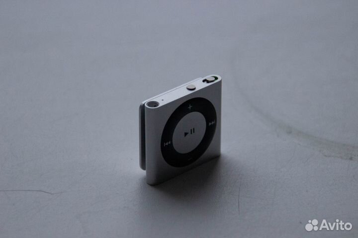 iPod shuffle 4