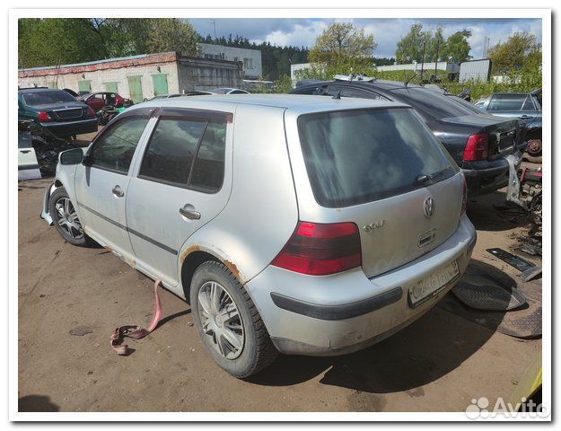 Volkswagen Golf IV 2000г. (разбор по запчастям)