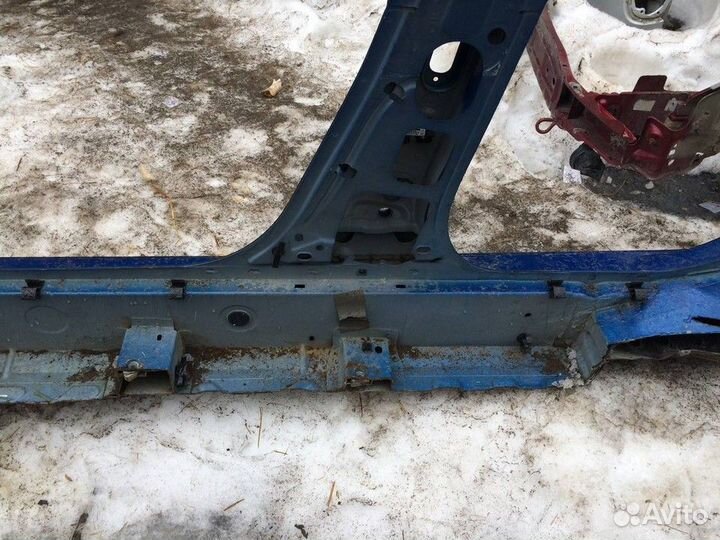 Стойка кузова правая с порогом Renault Megane