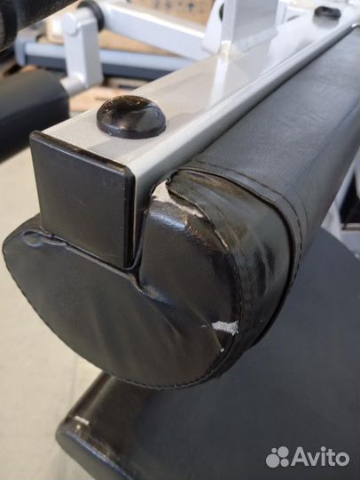 Силовой тренажер Сгибание ног Paramount, проф