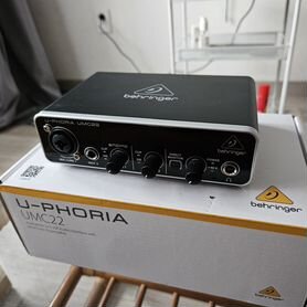 Аудиoинтeрфейс Behringer UMC22