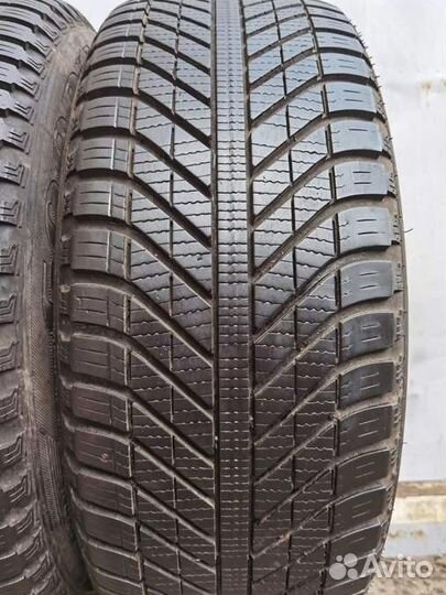 Goodyear Vector 4Seasons 235/55 R17 99V