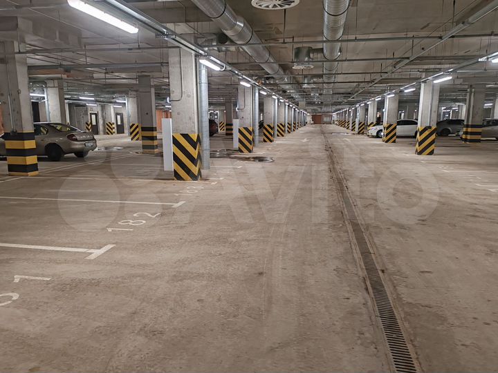 Машиноместо, 13 м²