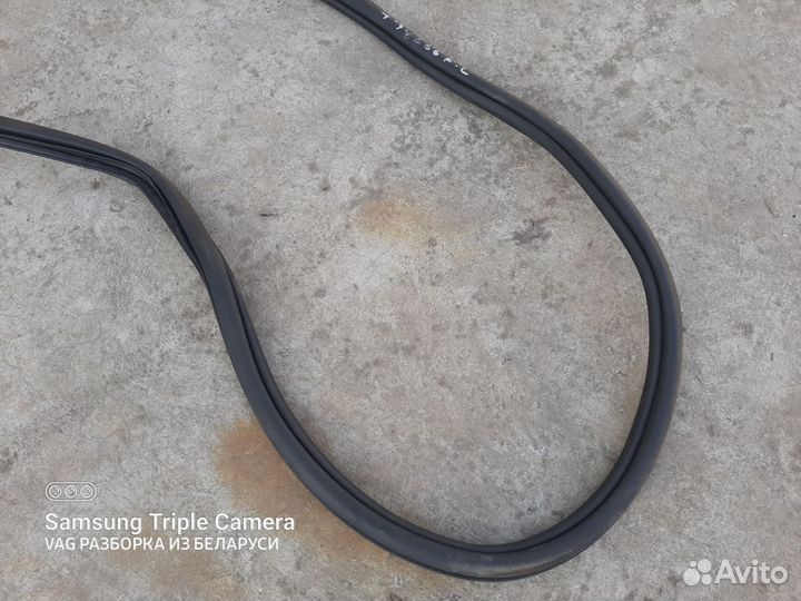 Уплотнитель двери передней левой VW tiguan 2019