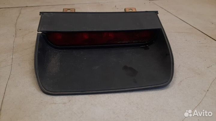 Фонарь задний стоп сигнал Mitsubishi Carisma