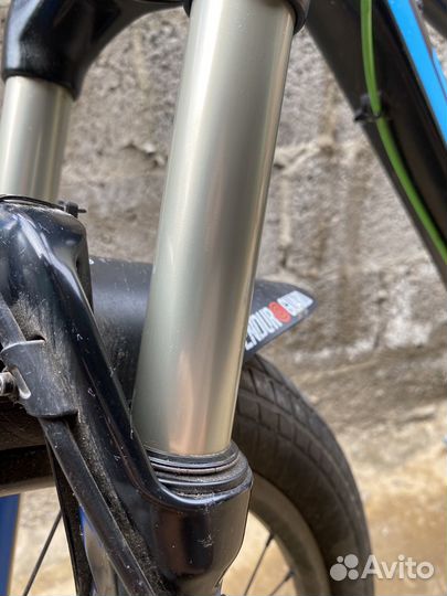 Дербан Giant Stance