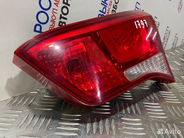 Фонарь правый Kia Rio 3