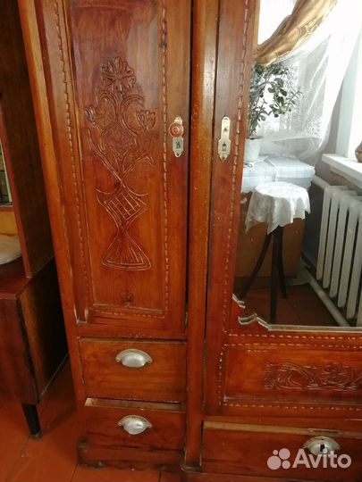 Шкаф плательный бу с зеркалом