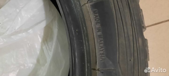 Nitto Therma Spike 225/45 R17