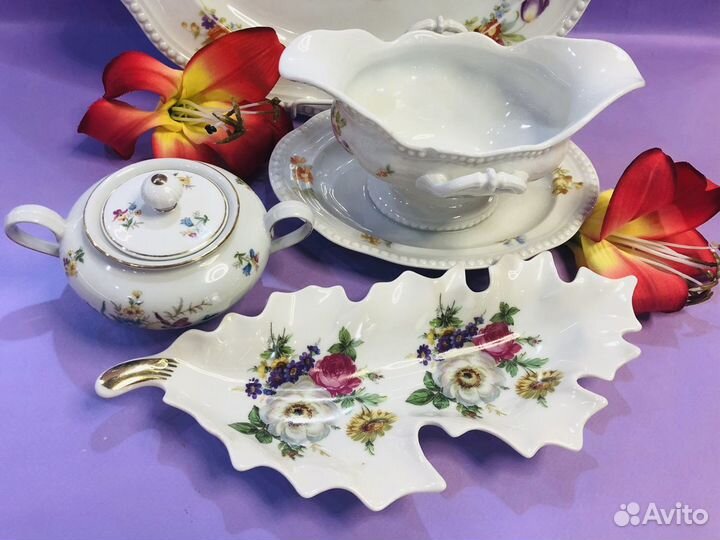 Блюдо с цветами в форме листа 27,5см Бавария