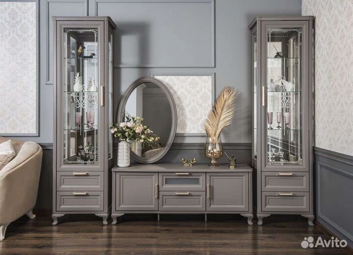 Гостиная витрина