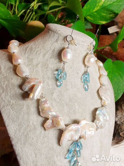 Комплект с большим барочным жемчугом и топазом