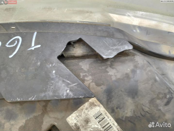 Фара правая Volkswagen Passat