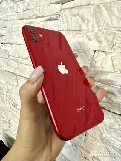 Телефон iPhone 11